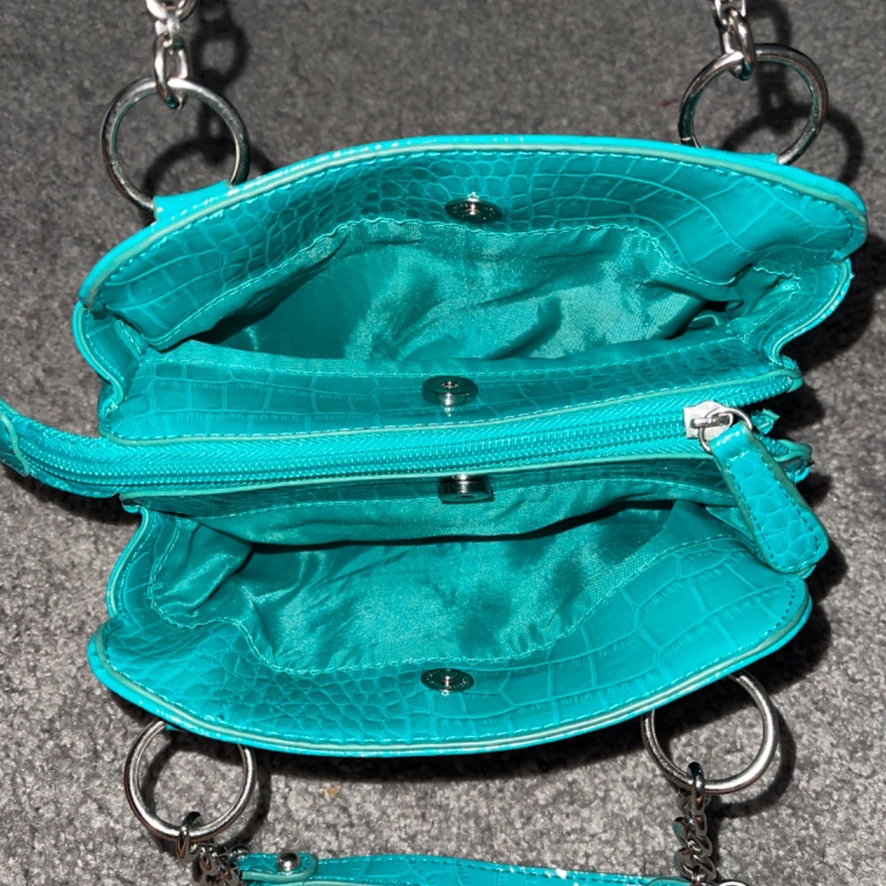 Liz Claiborne Small Handbag - Picture 3 of 3